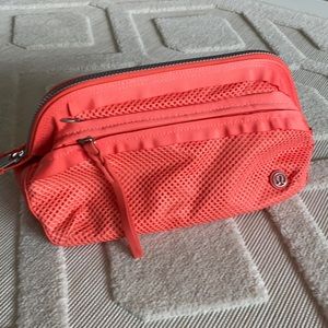 Lululemon cosmetic pouch